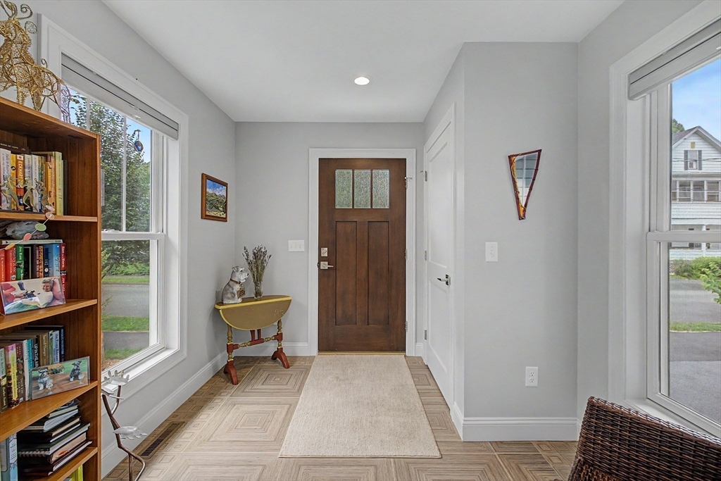 29 Woodbine Ave
