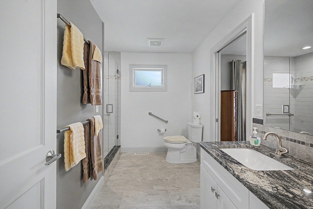 29 Woodbine Ave