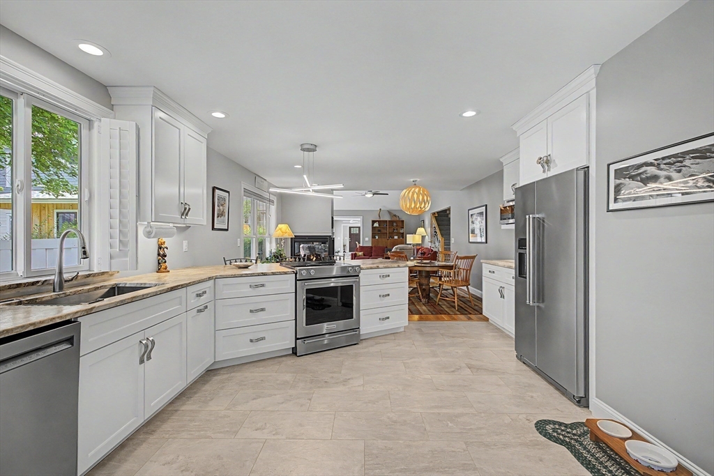 29 Woodbine Ave