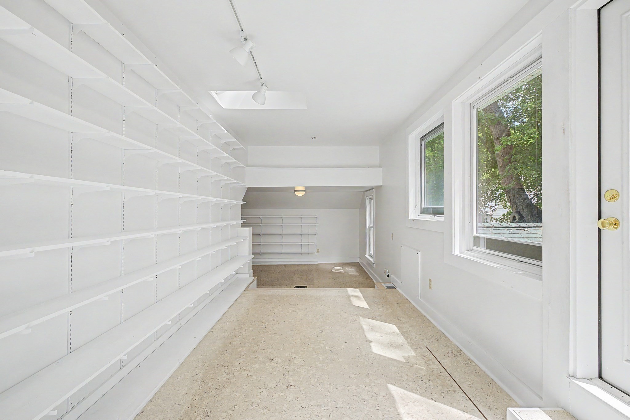 293 Meadow Rd
