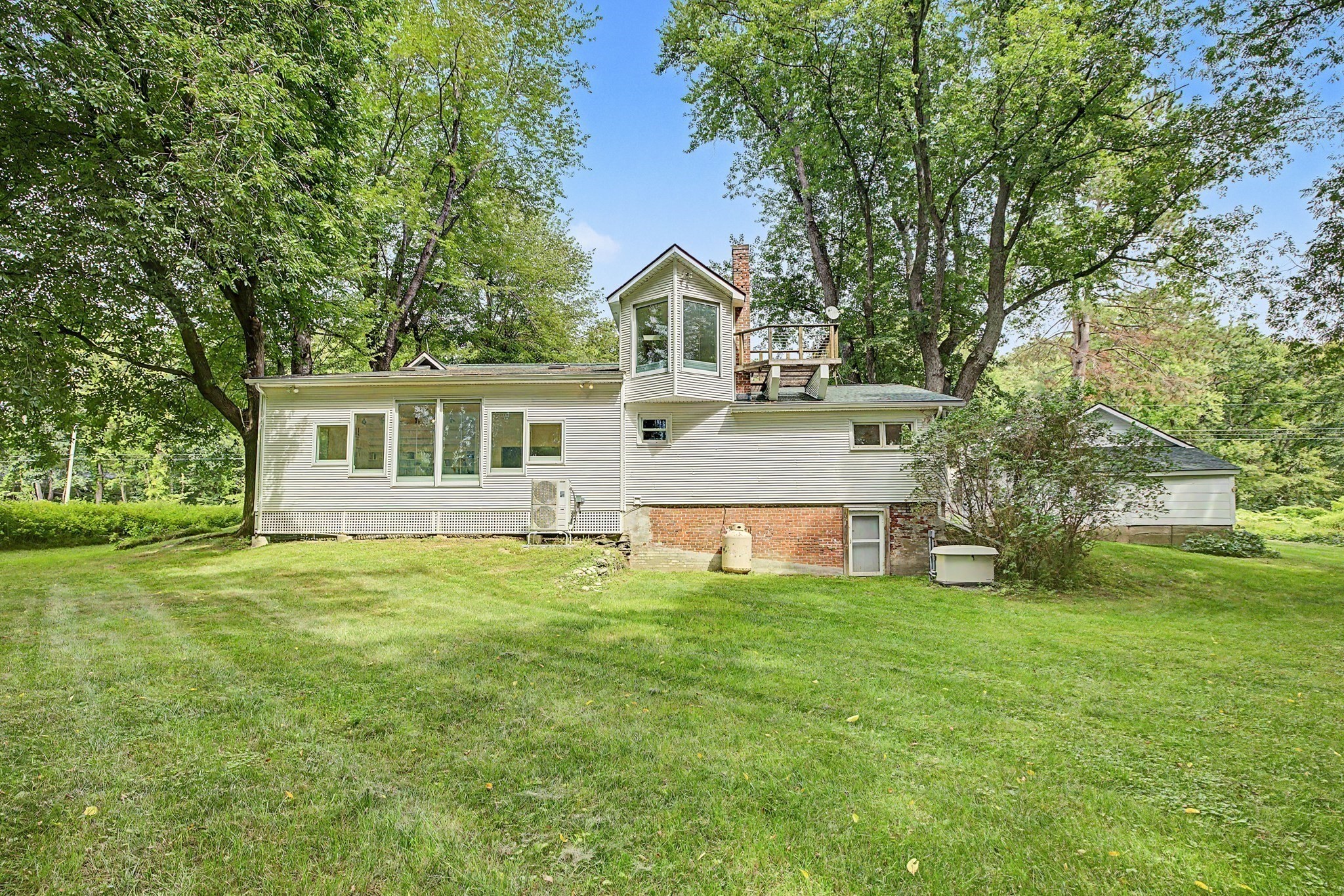 293 Meadow Rd