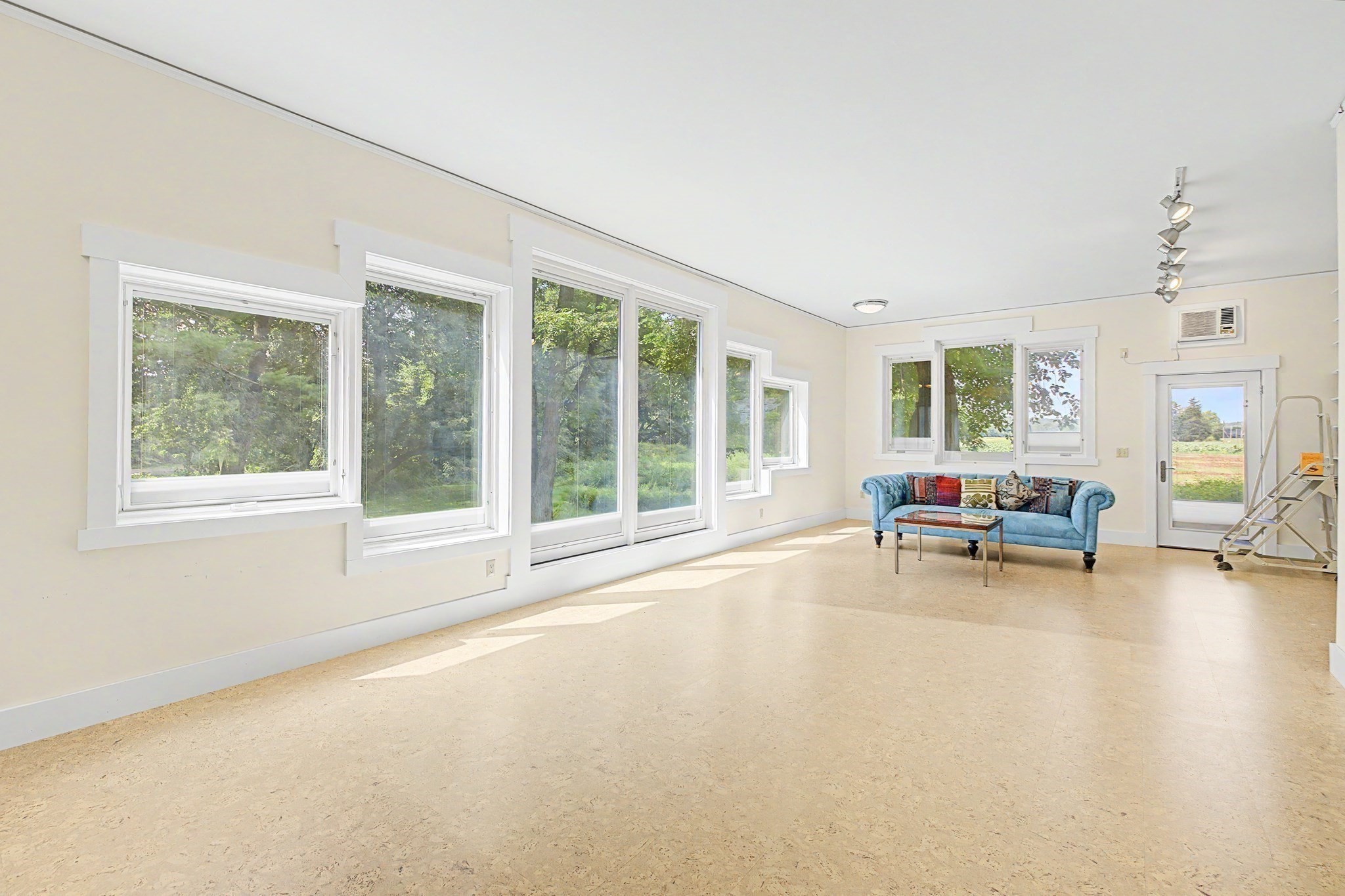 293 Meadow Rd