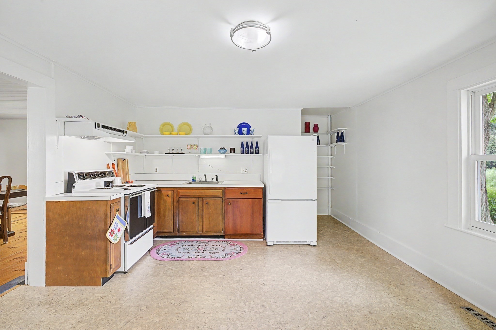 293 Meadow Rd