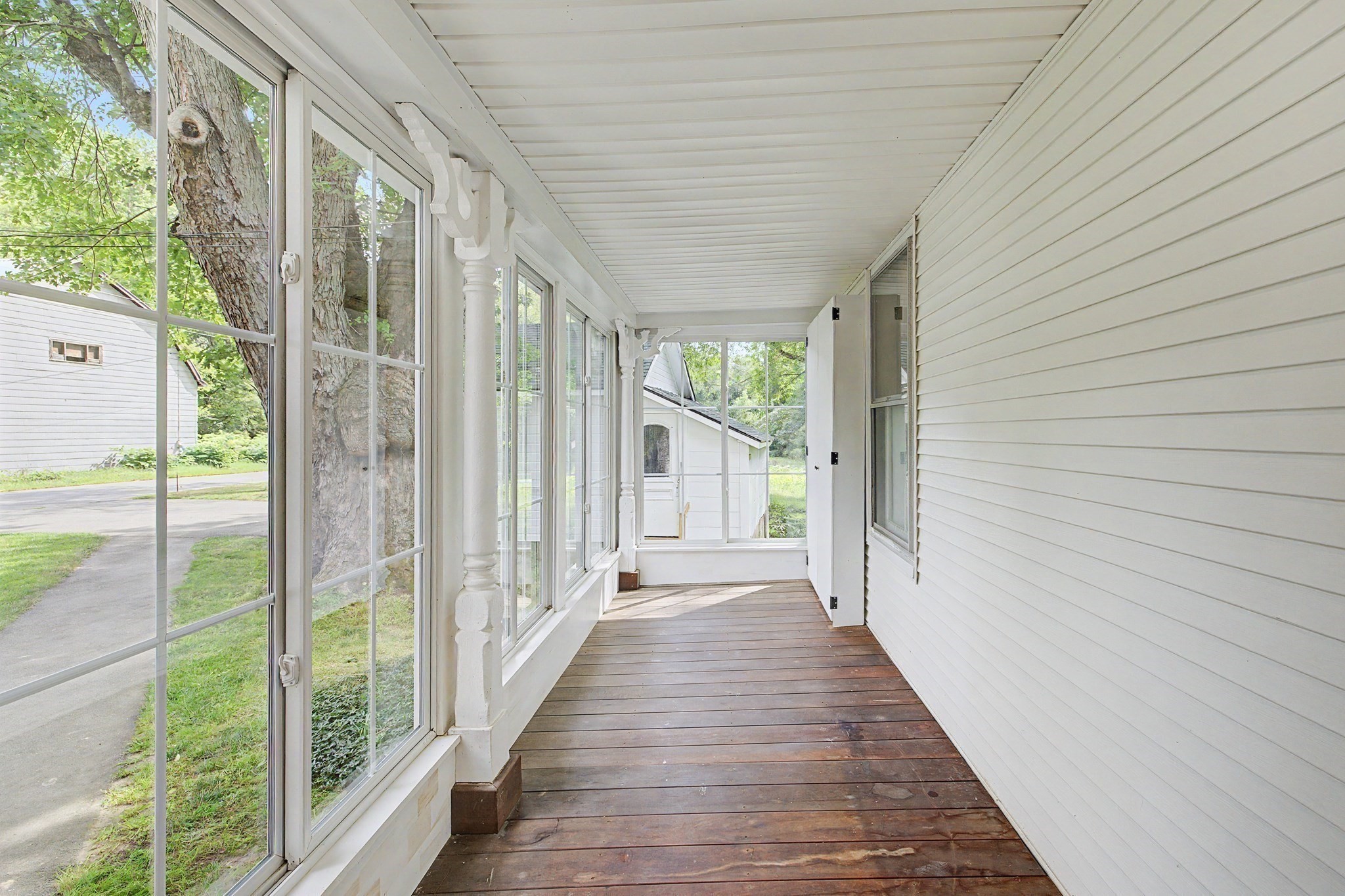 293 Meadow Rd