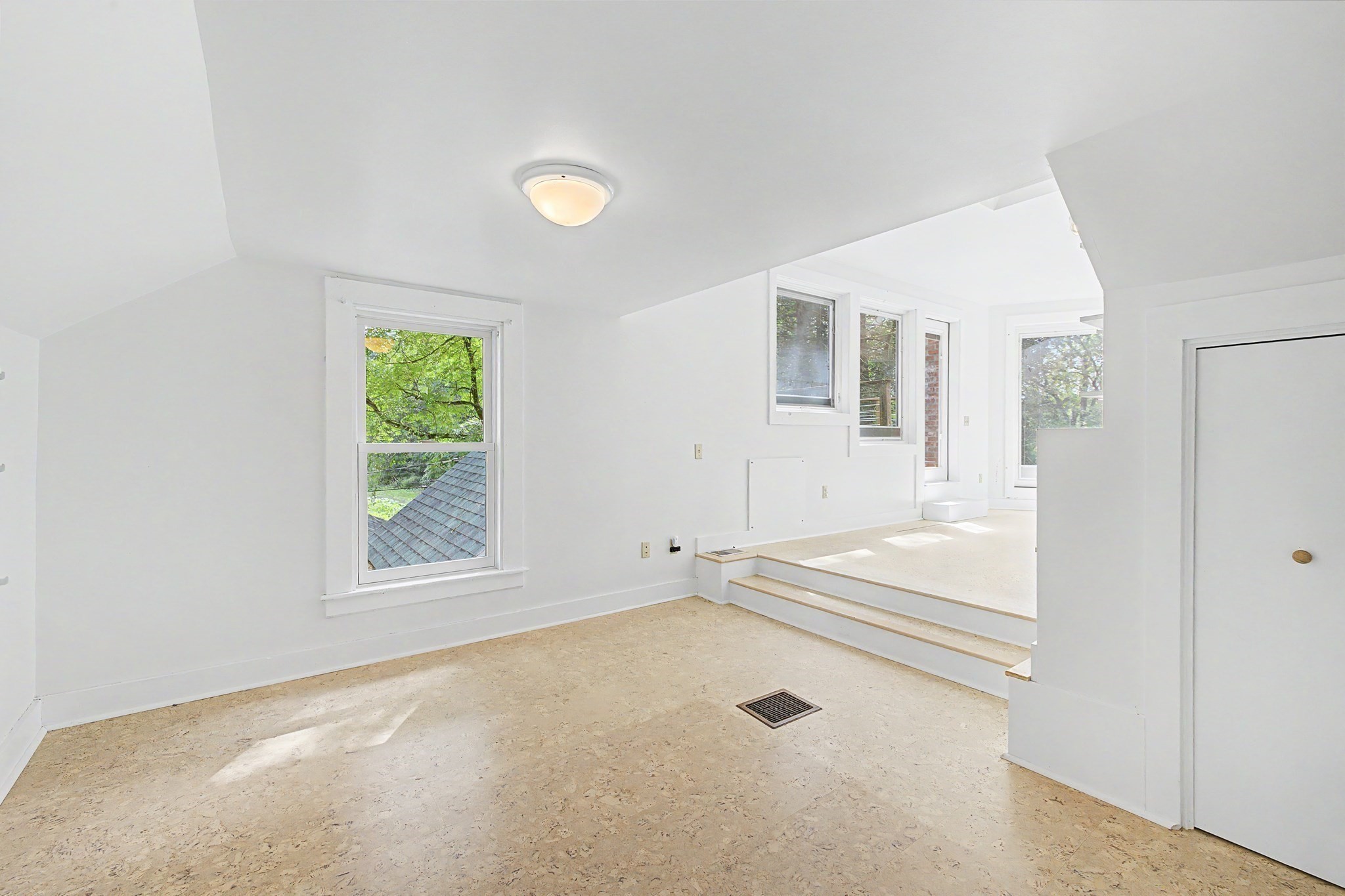 293 Meadow Rd