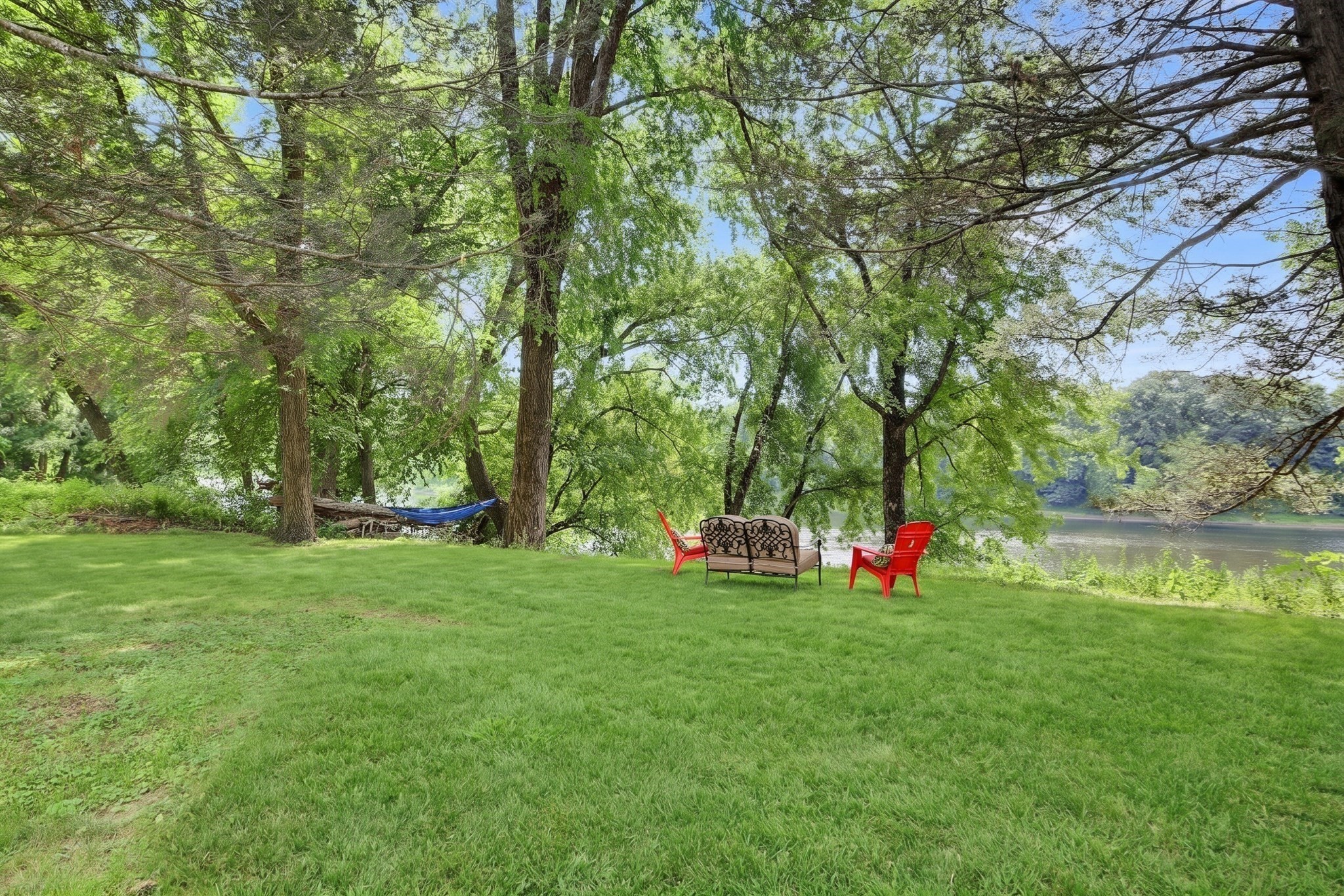 293 Meadow Rd