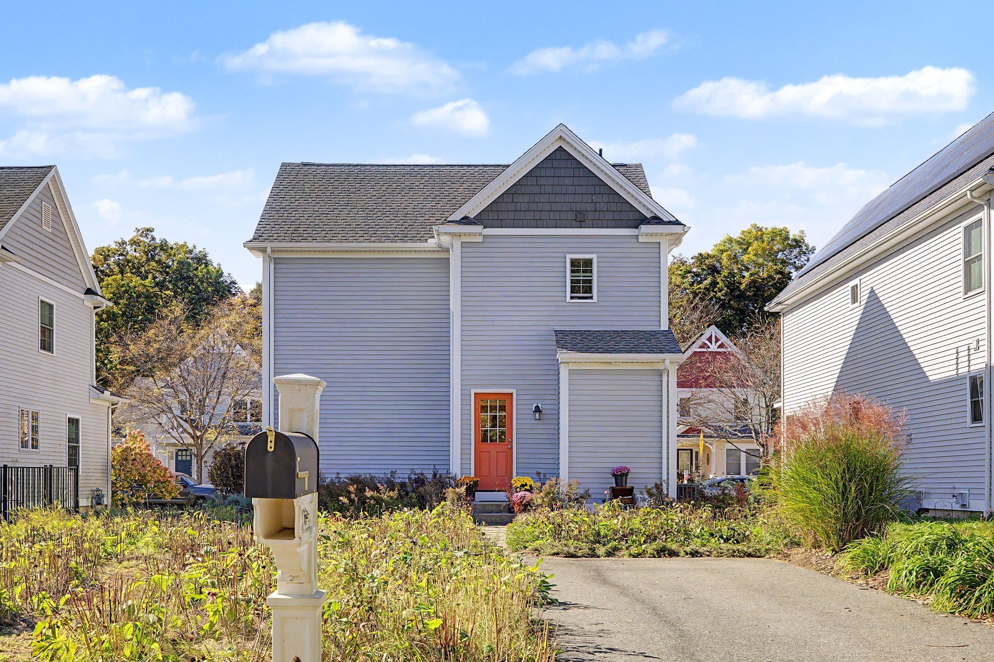 99 Moser St