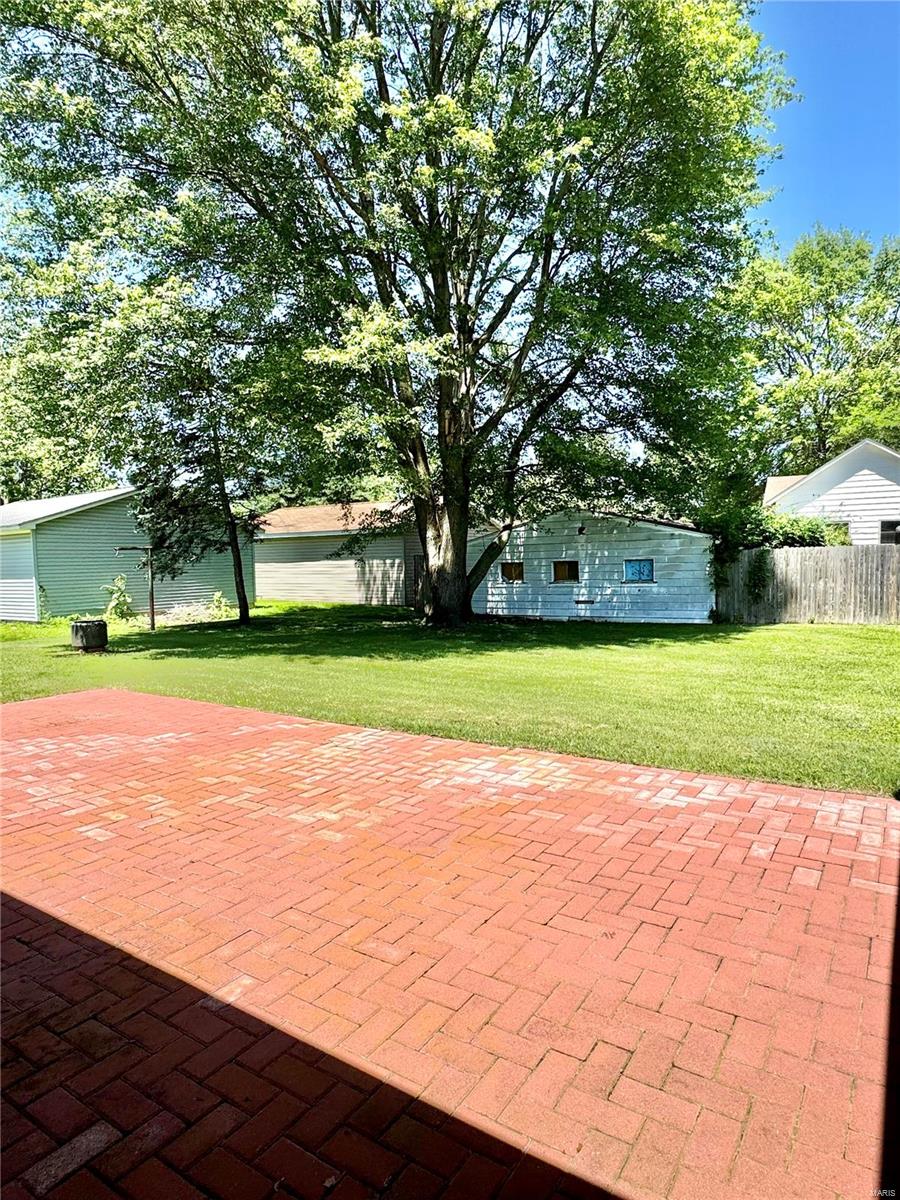 711 W Henry Street