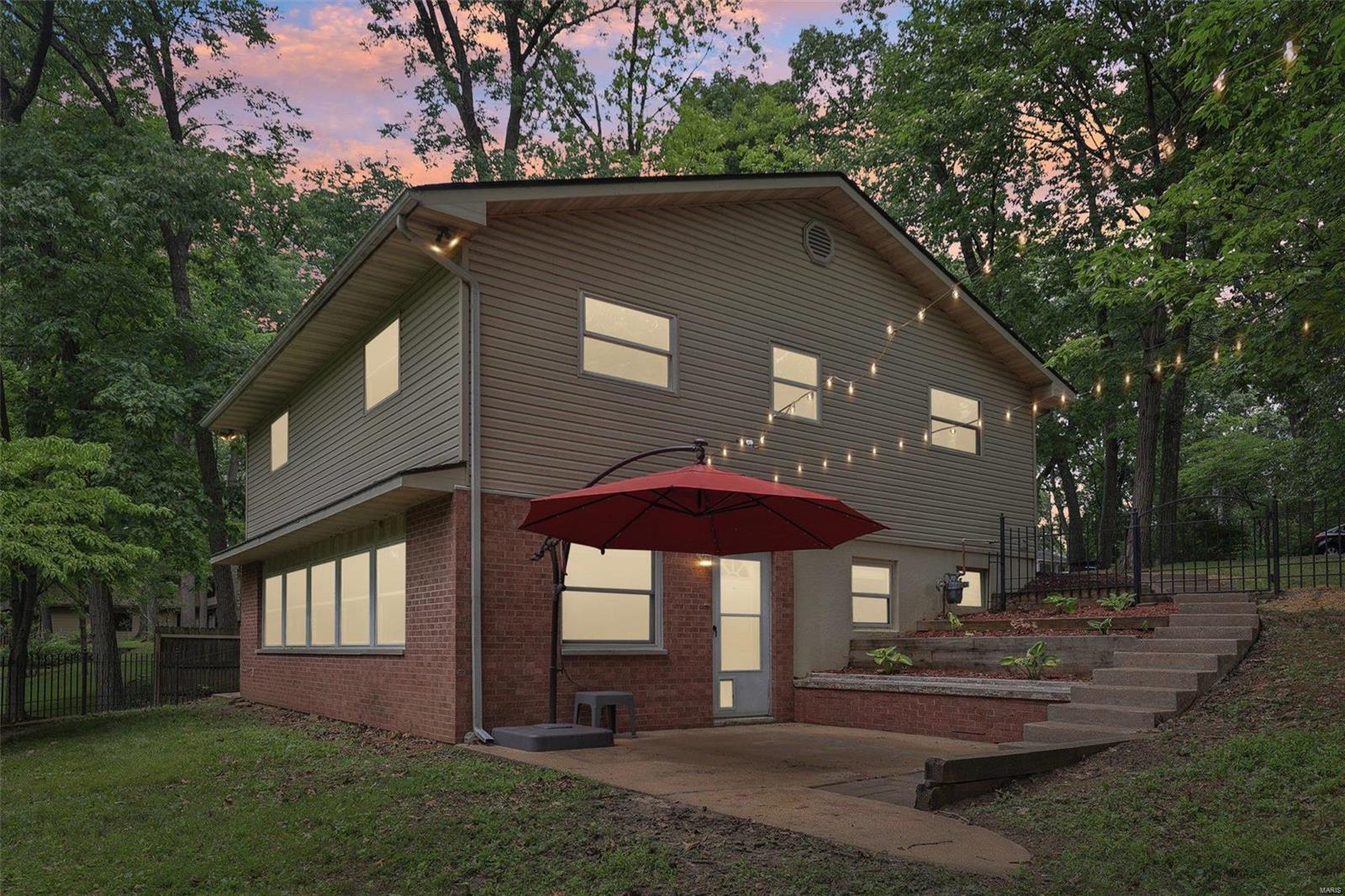 9 Oakdale Lake Circle