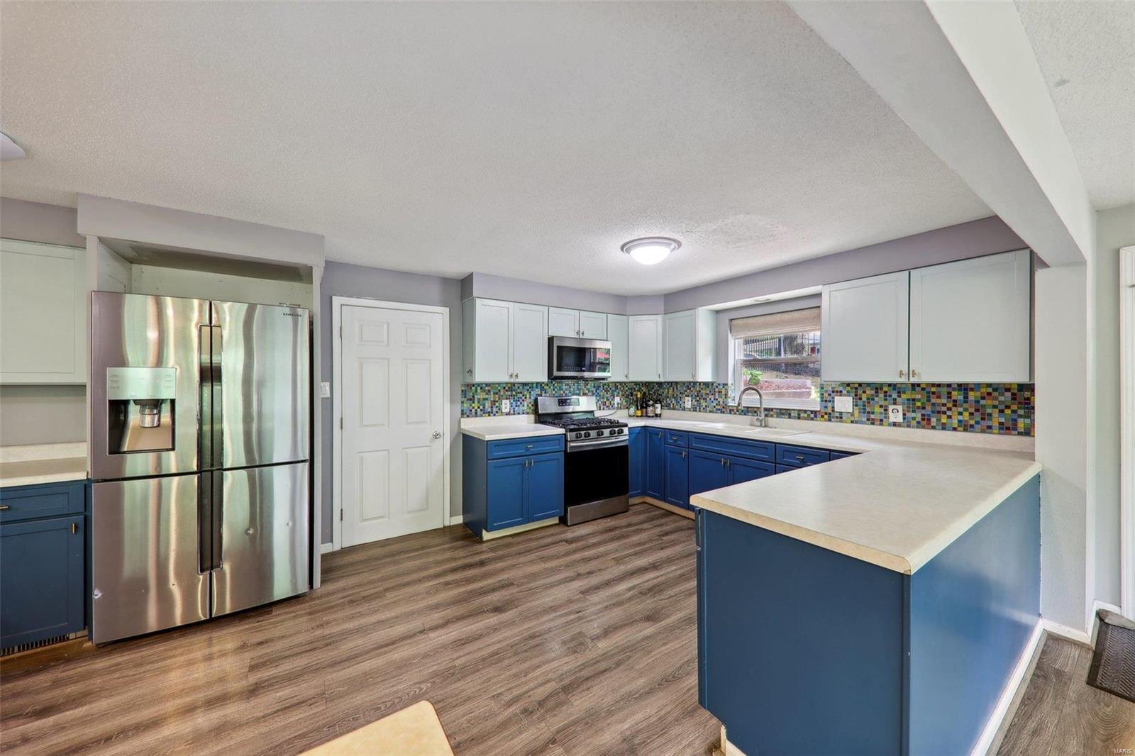 9 Oakdale Lake Circle