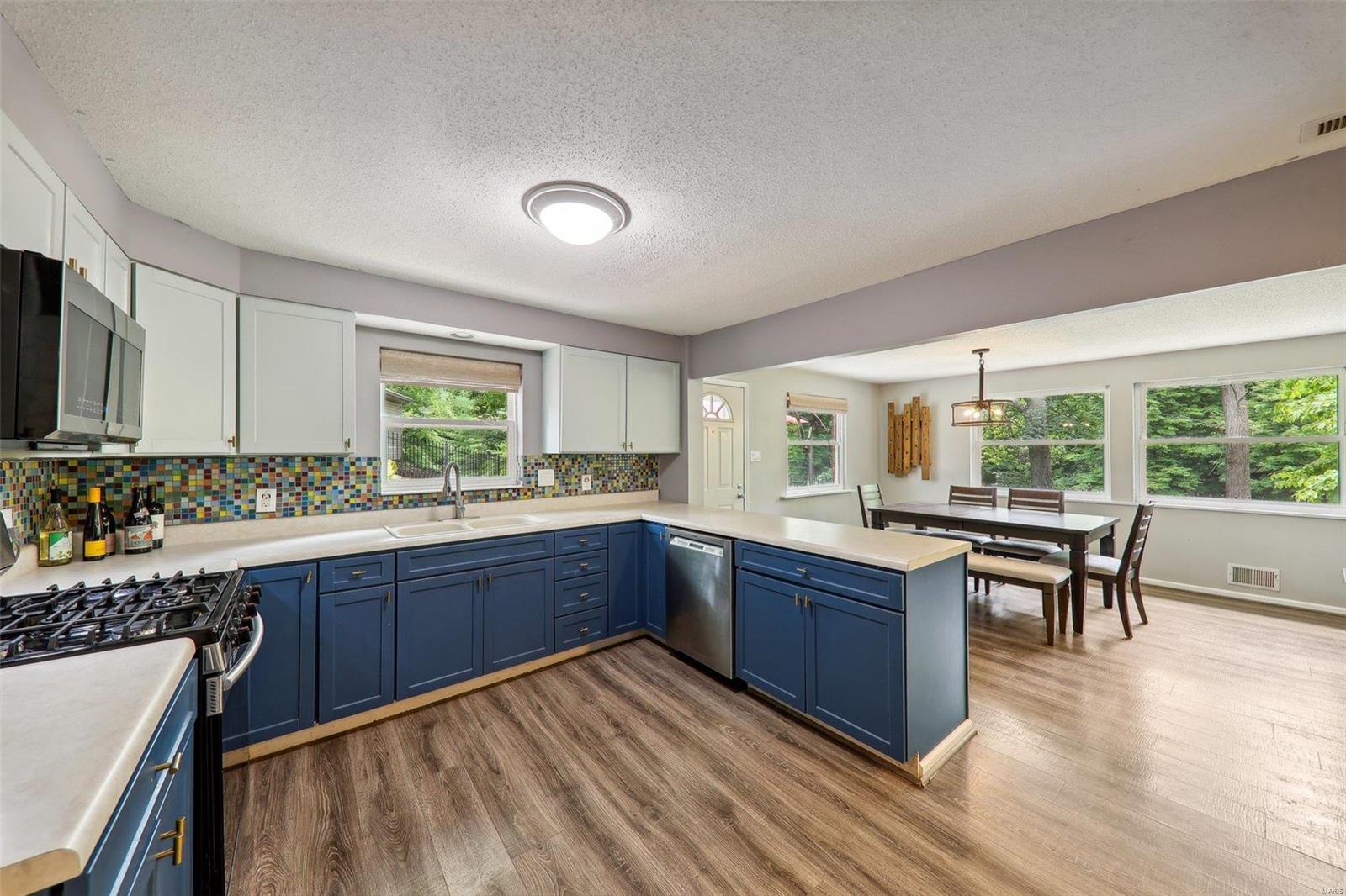 9 Oakdale Lake Circle