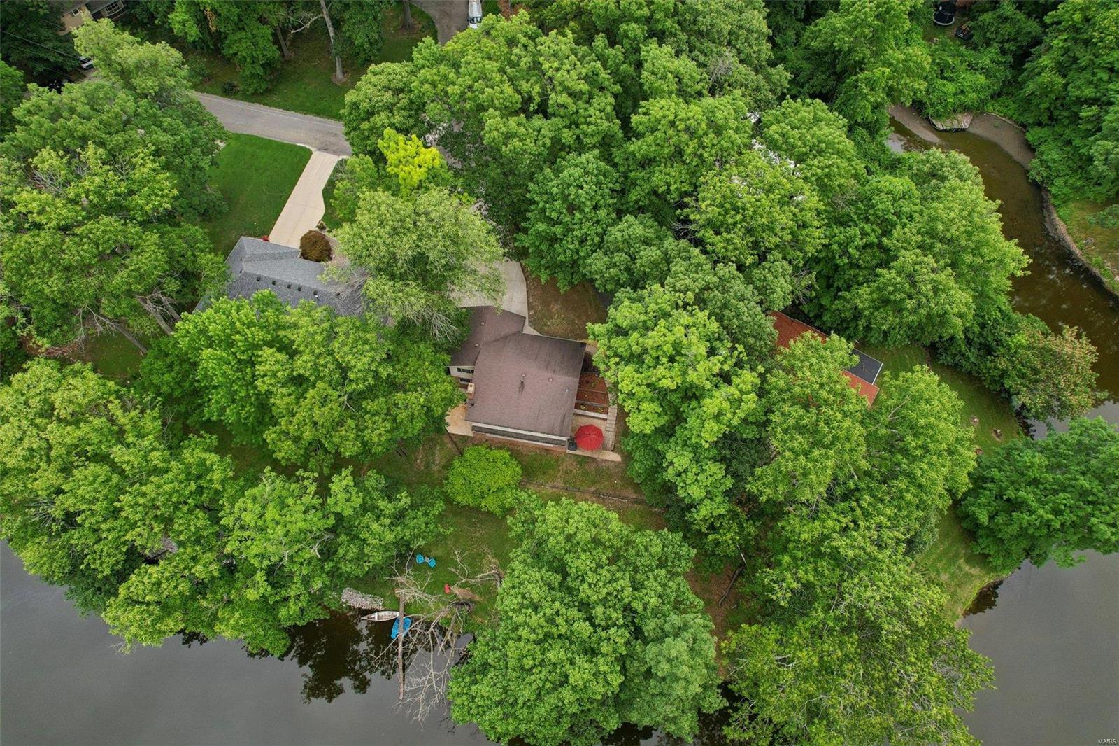 9 Oakdale Lake Circle