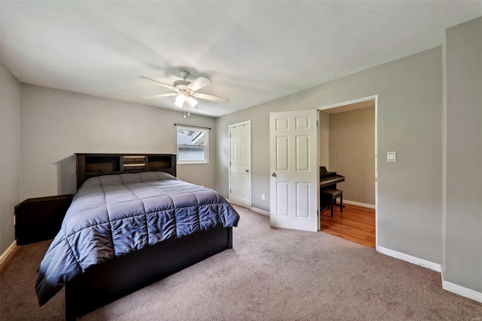 9 Oakdale Lake Circle