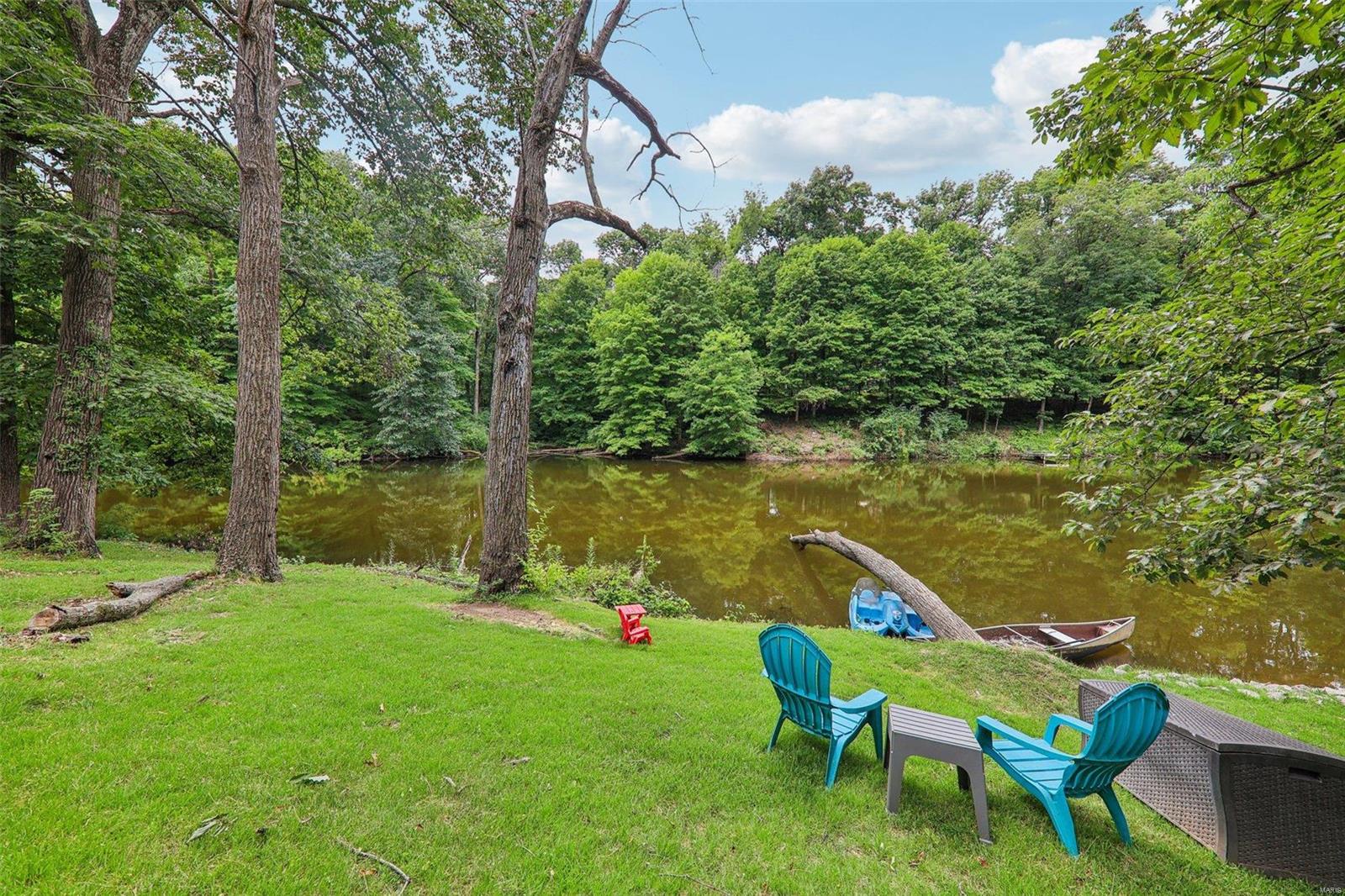 9 Oakdale Lake Circle