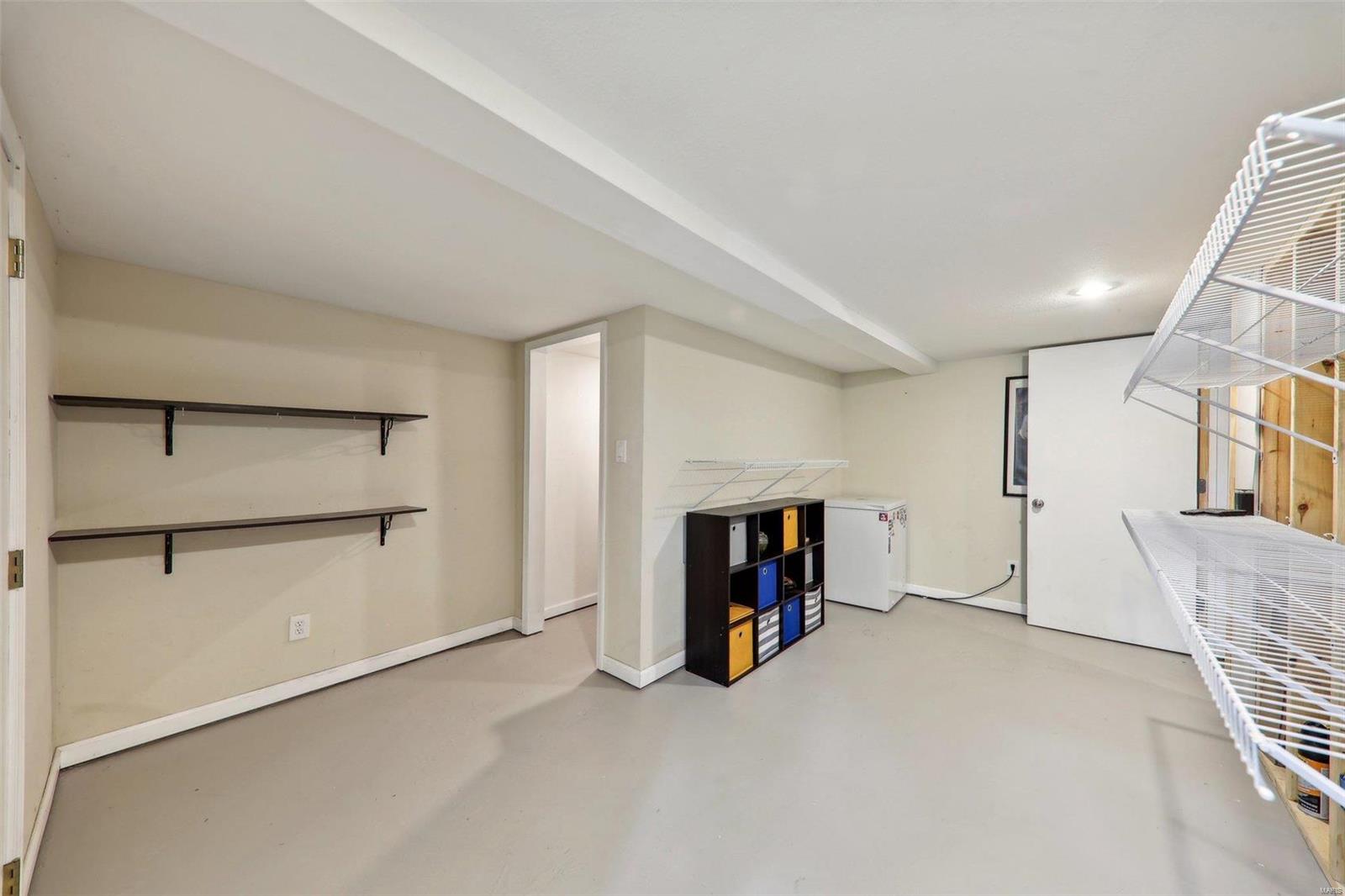 9 Oakdale Lake Circle
