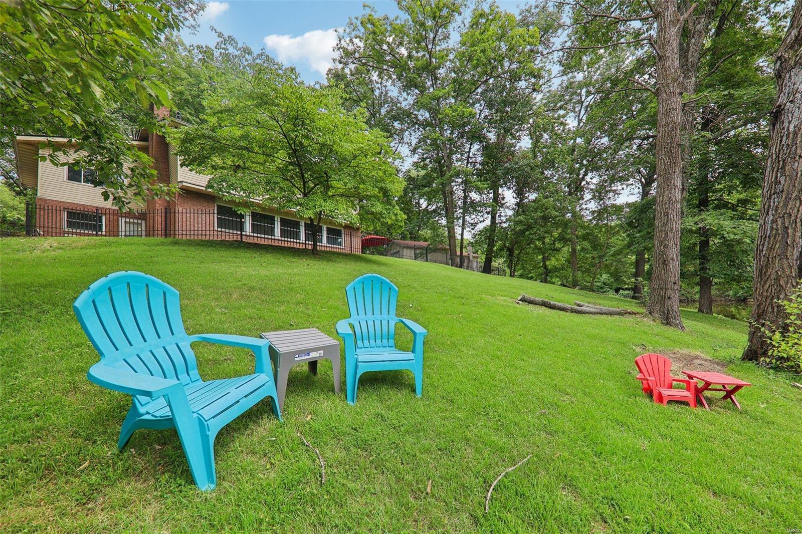 9 Oakdale Lake Circle