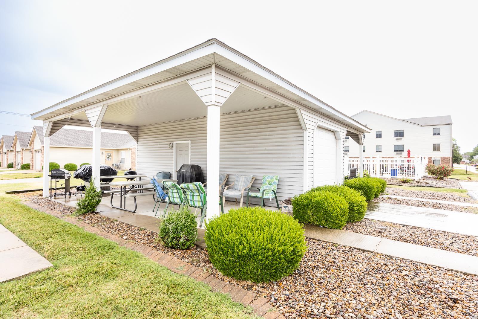 2574 Parkview Drive Unit: 2