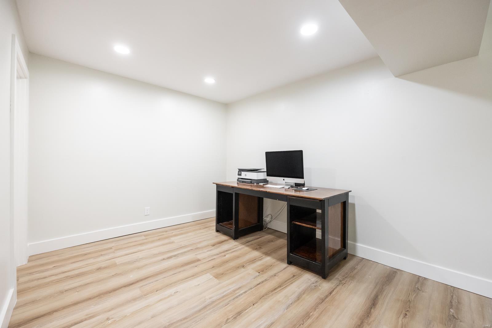 5176 Stephanie Drive
