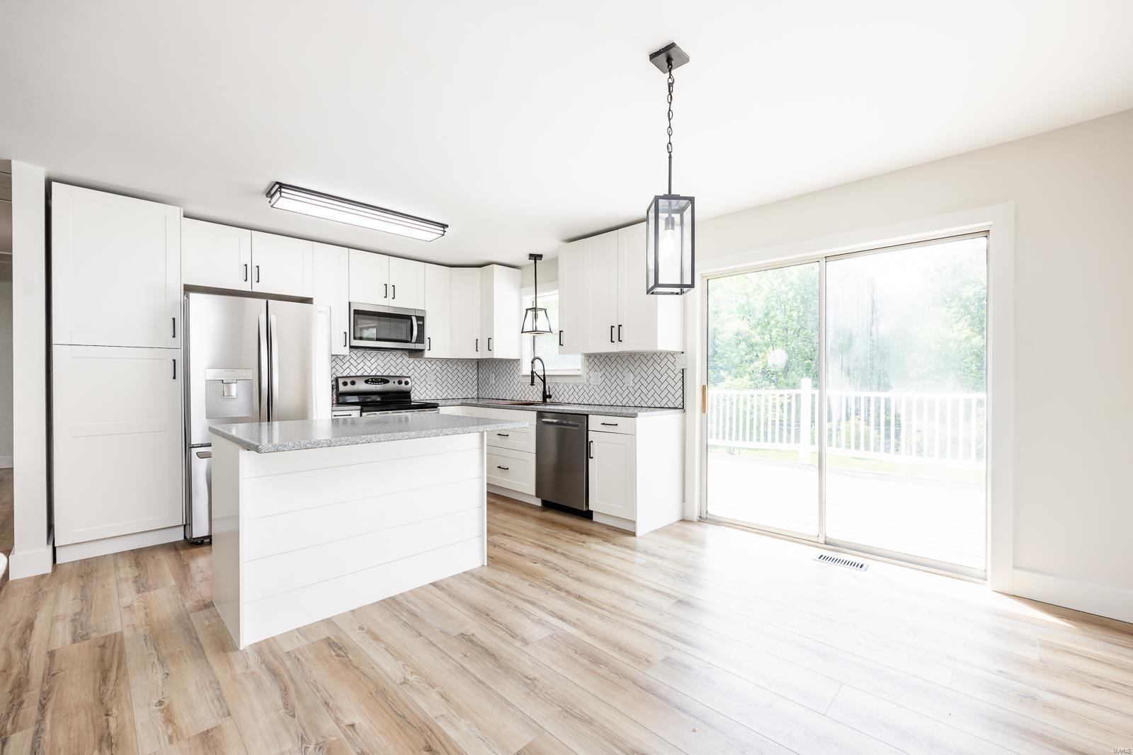 5176 Stephanie Drive