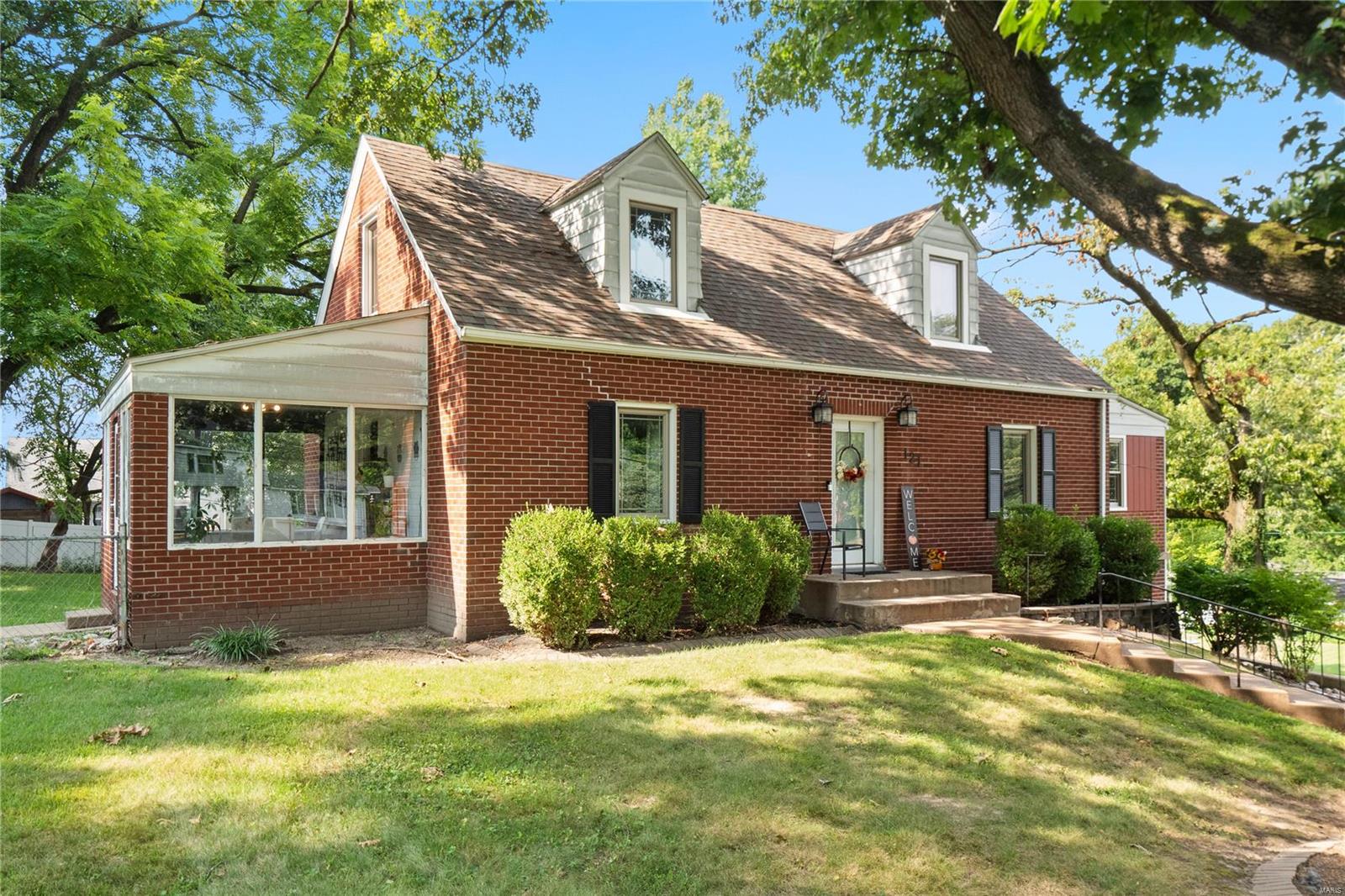 121 Rosewood Lane