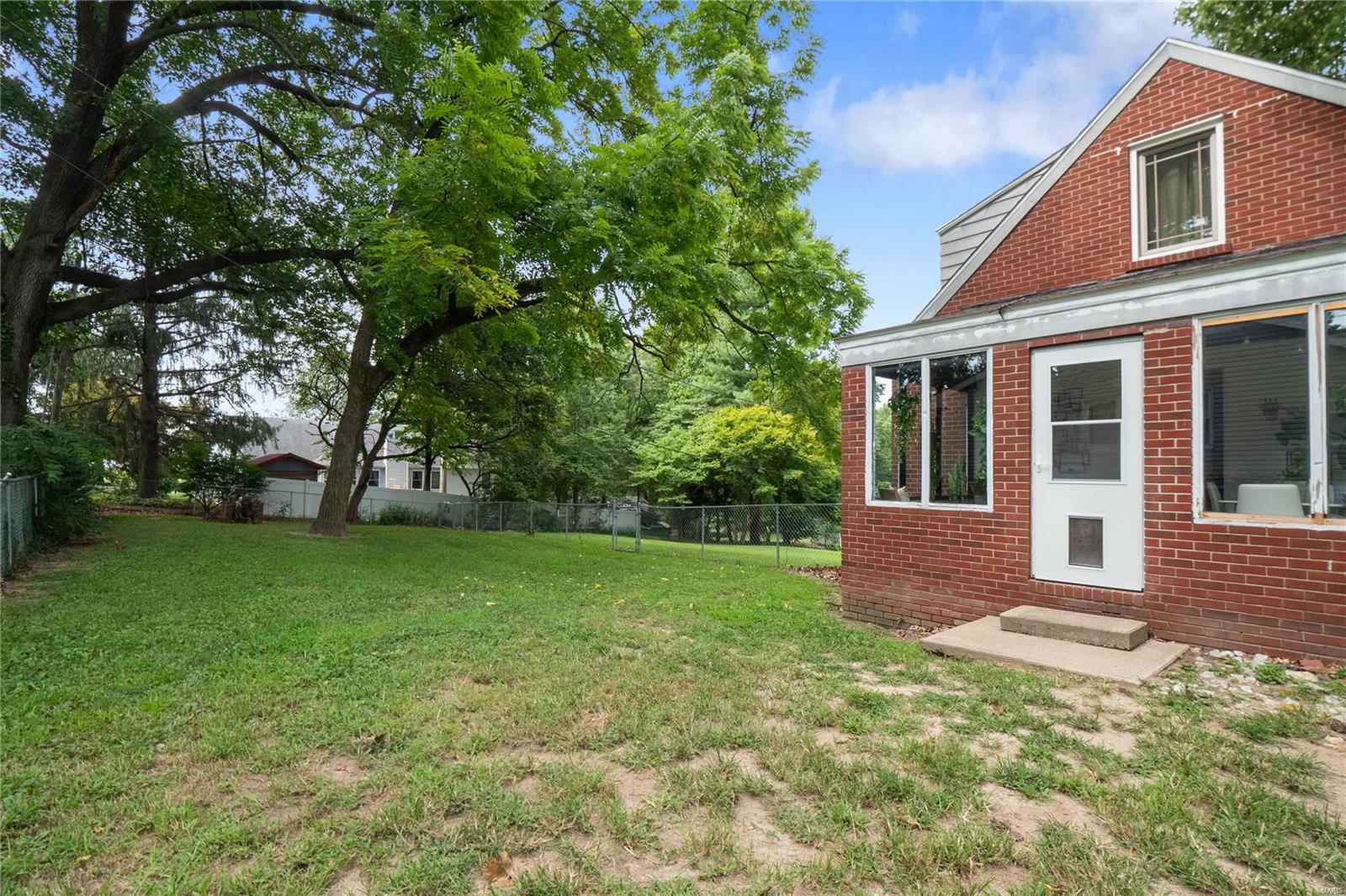 121 Rosewood Lane