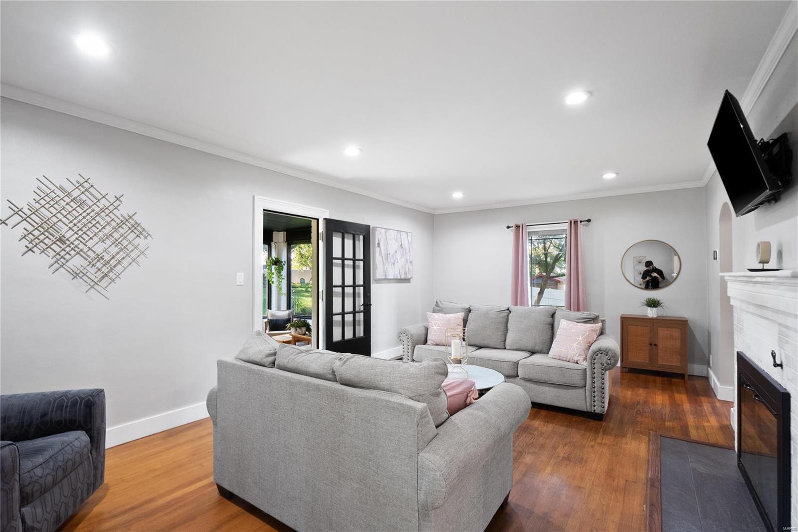 121 Rosewood Lane