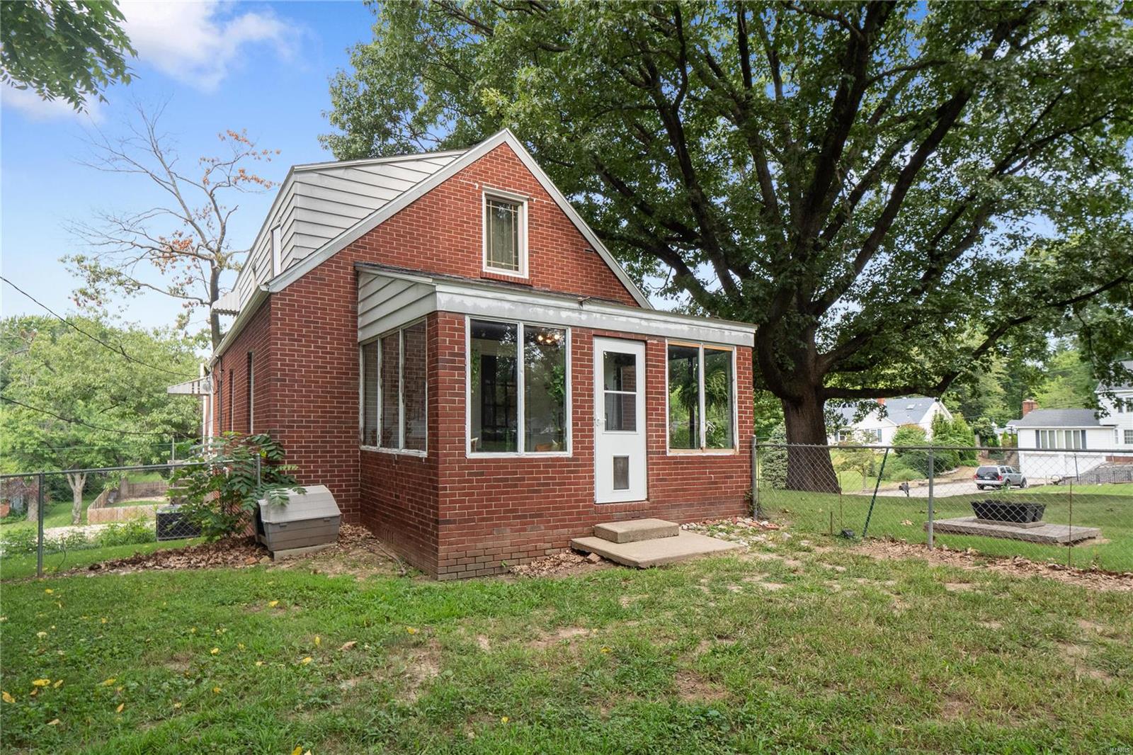 121 Rosewood Lane