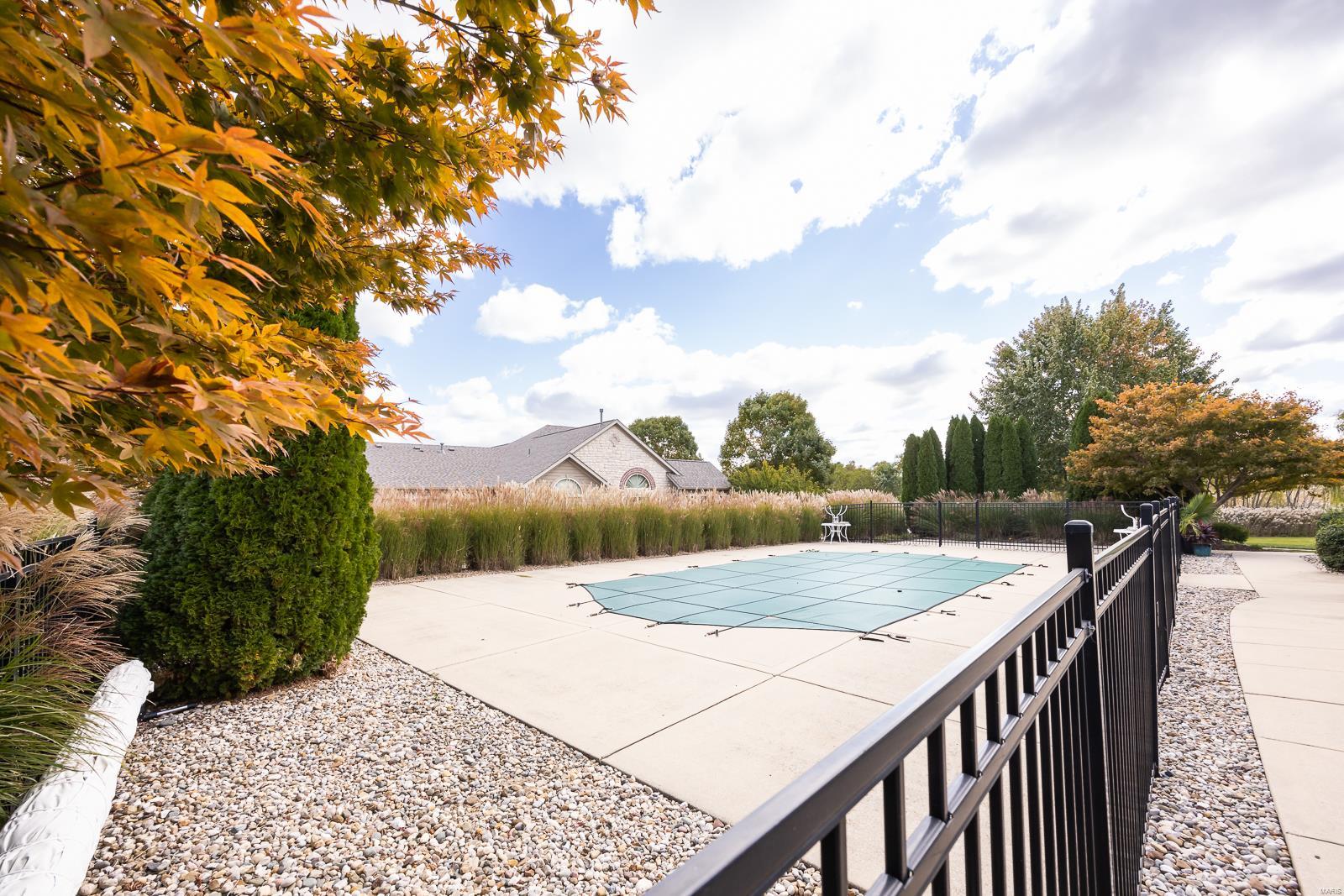 1027 Chapel Hill Drive