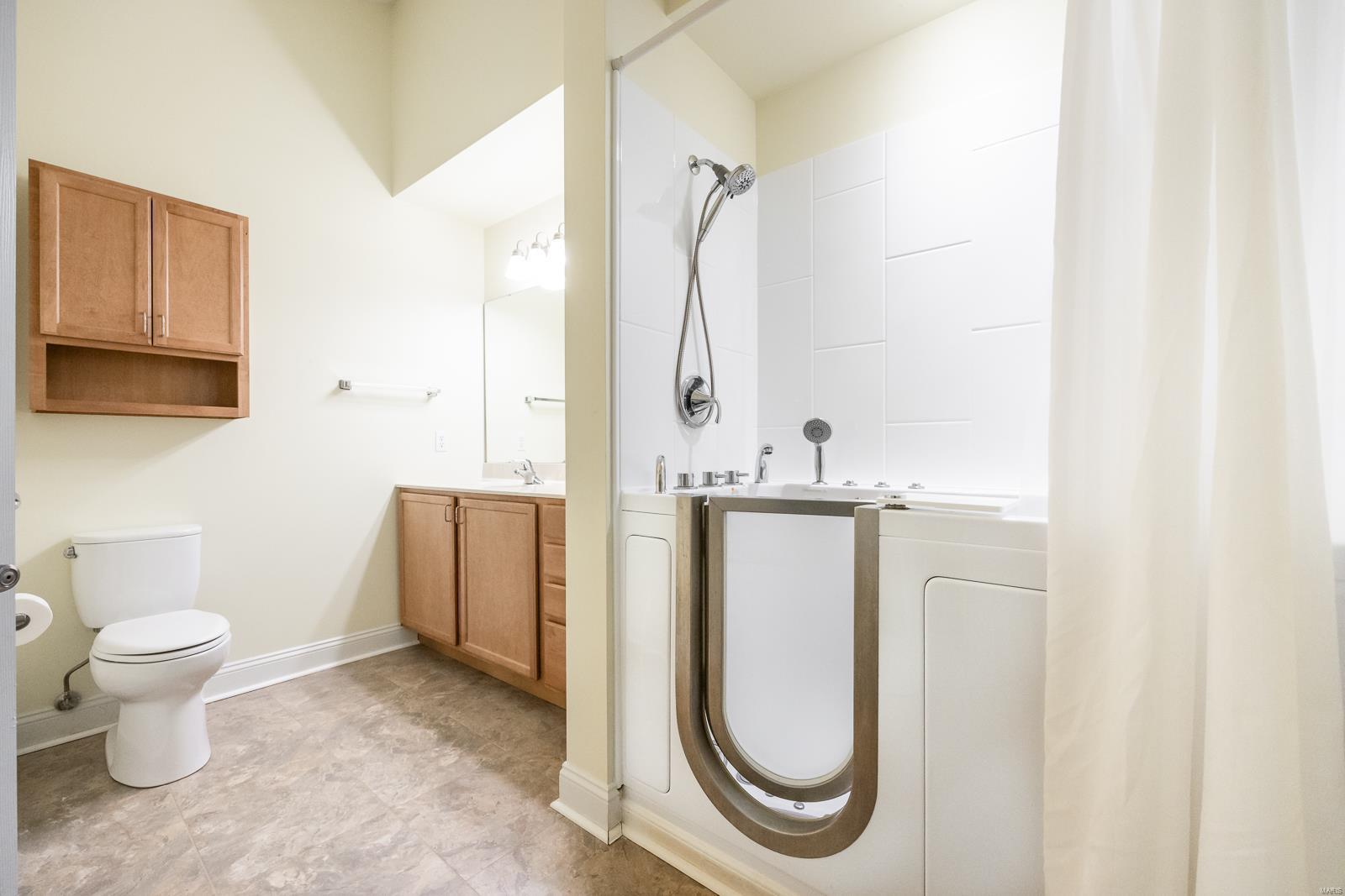1027 Chapel Hill Drive