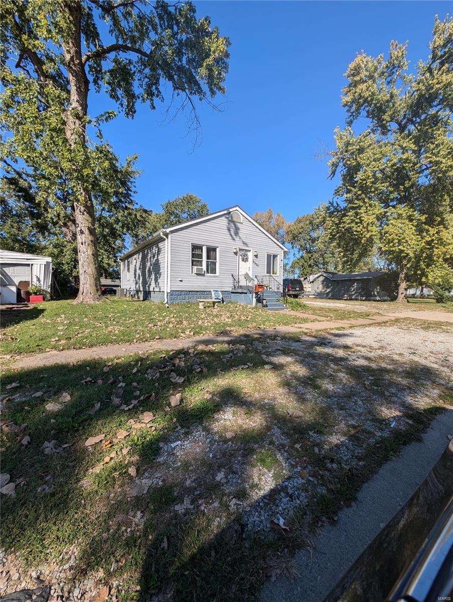 2207 Edna Street