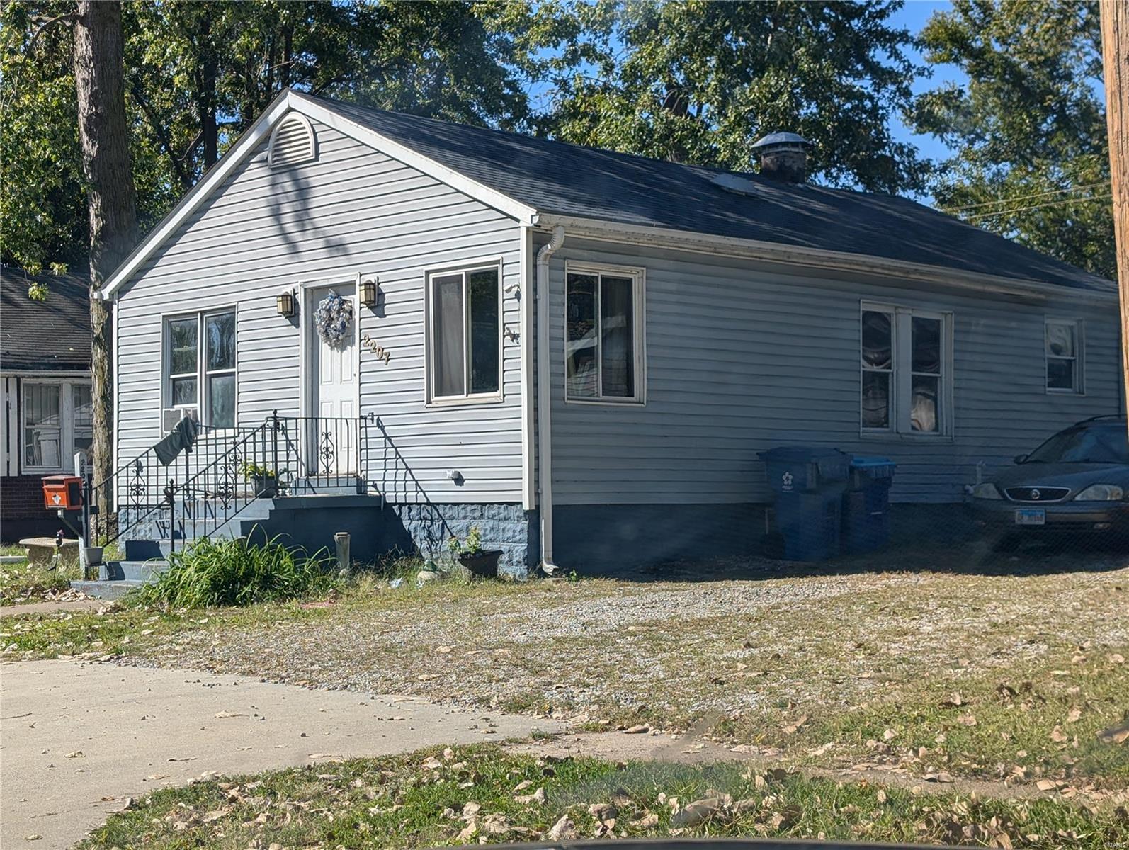 2207 Edna Street