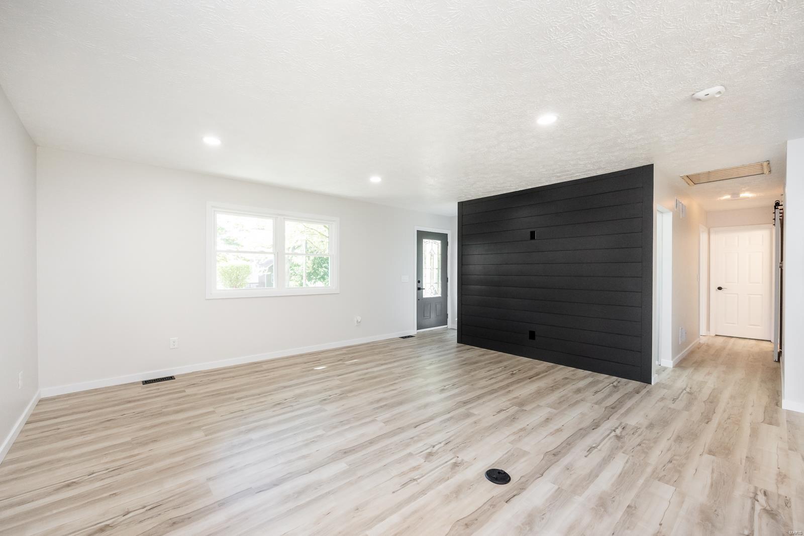 301 Ridgeway Avenue
