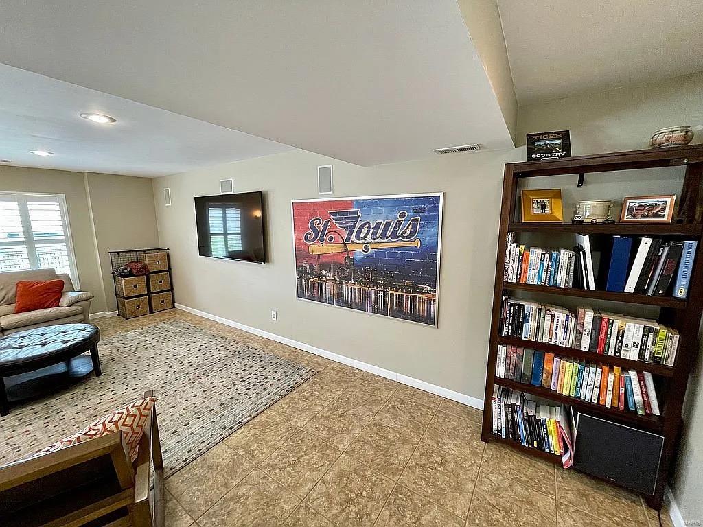 2430 Lakeshore Drive