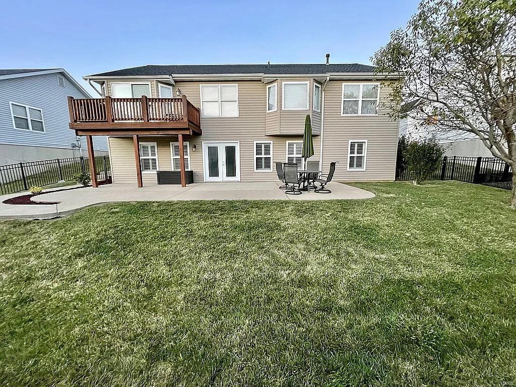 2430 Lakeshore Drive