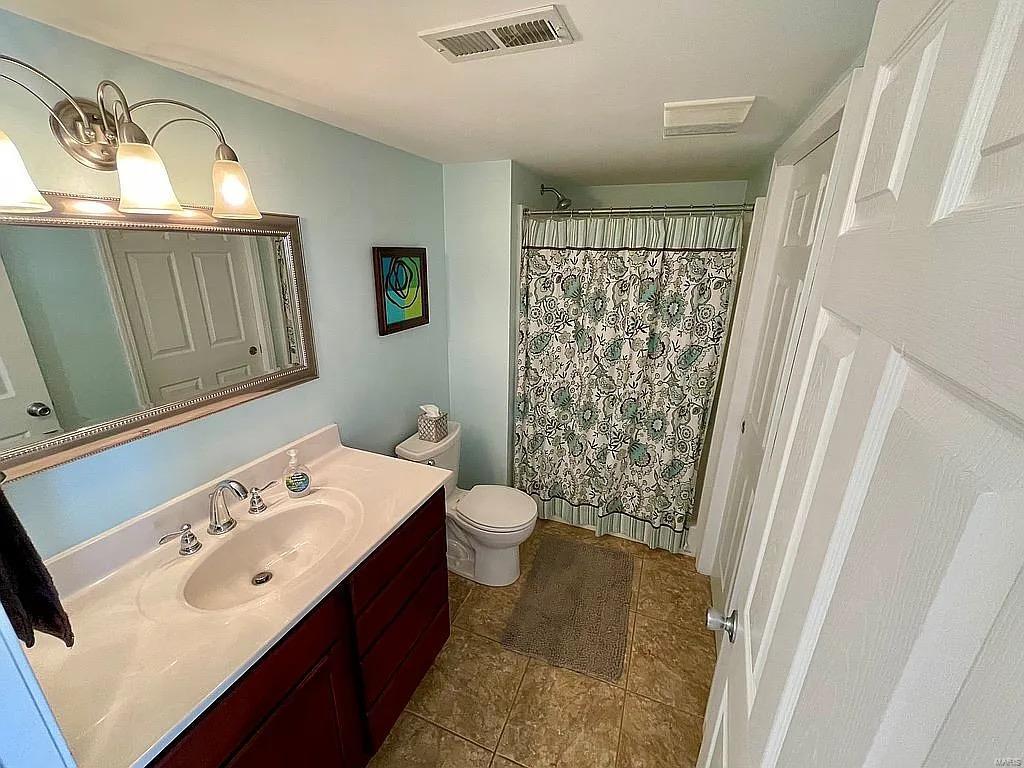 2430 Lakeshore Drive