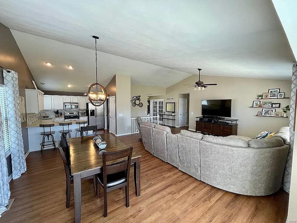 2430 Lakeshore Drive