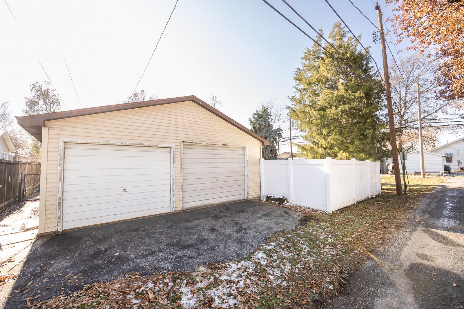 116 E 2nd Street
