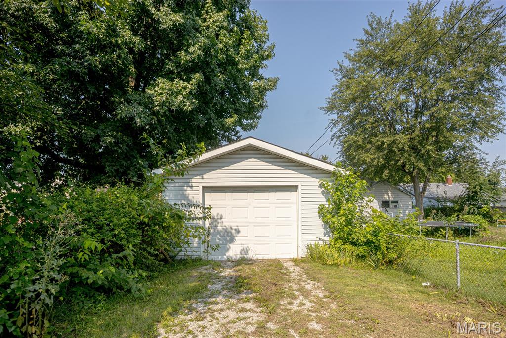 527 Metzger Avenue