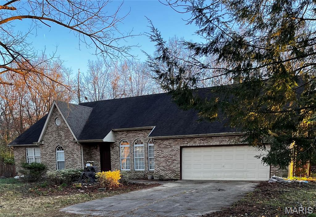7736 EL Pine Estate