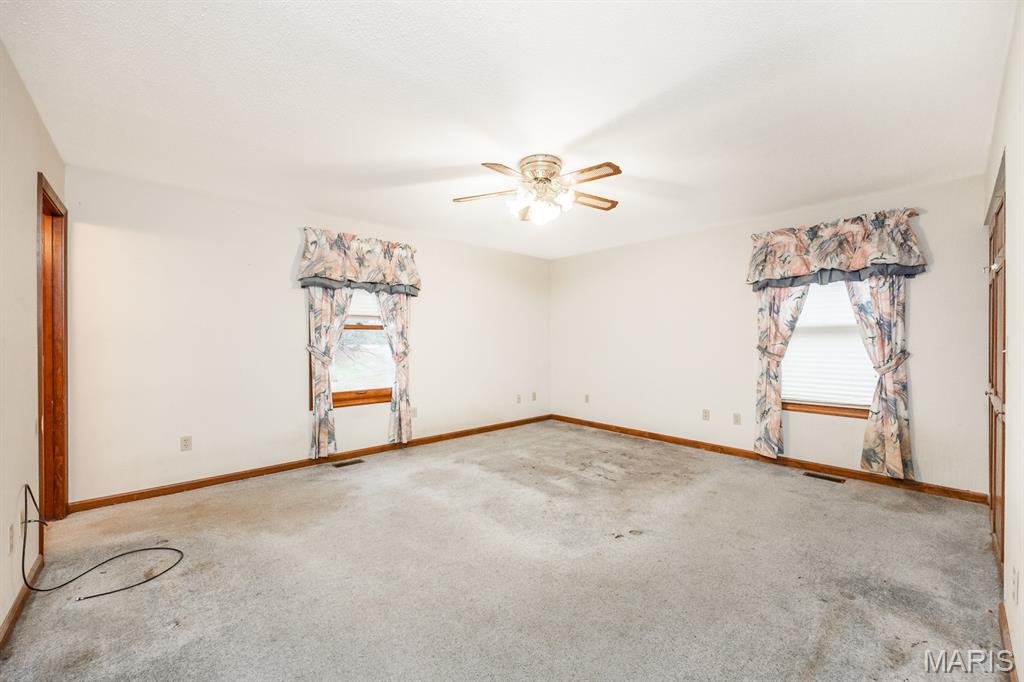 6806 Ivy Lane