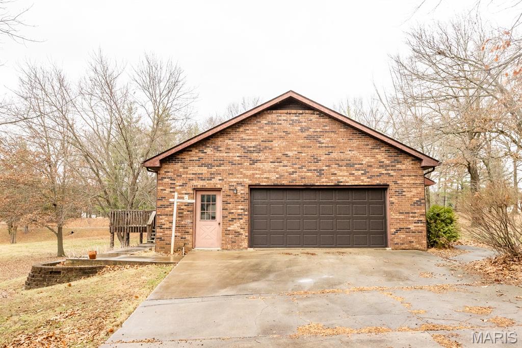 6806 Ivy Lane