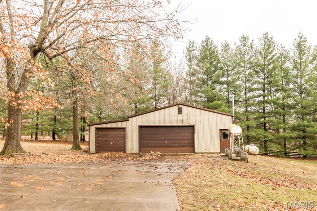 6806 Ivy Lane