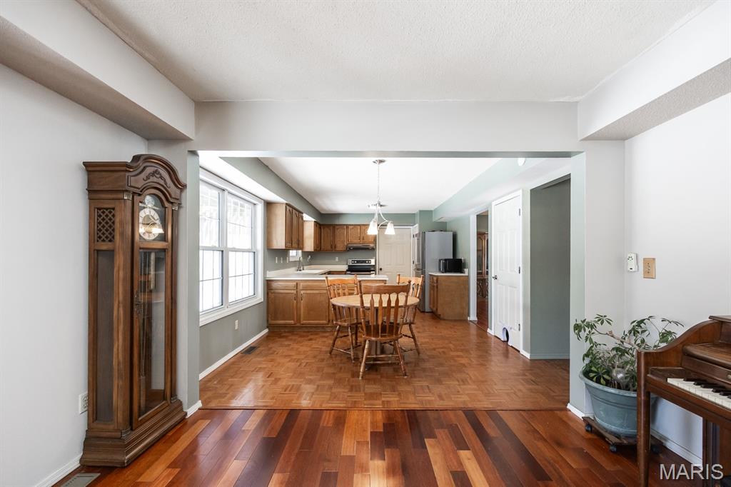 4800 Brecht Lane