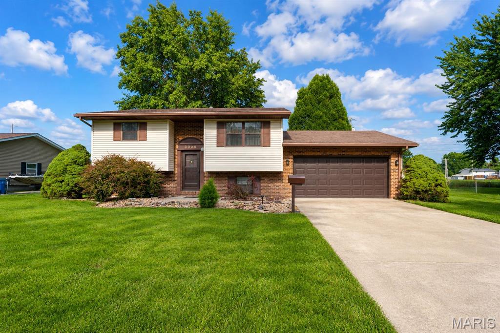 3308 Bluebird Lane