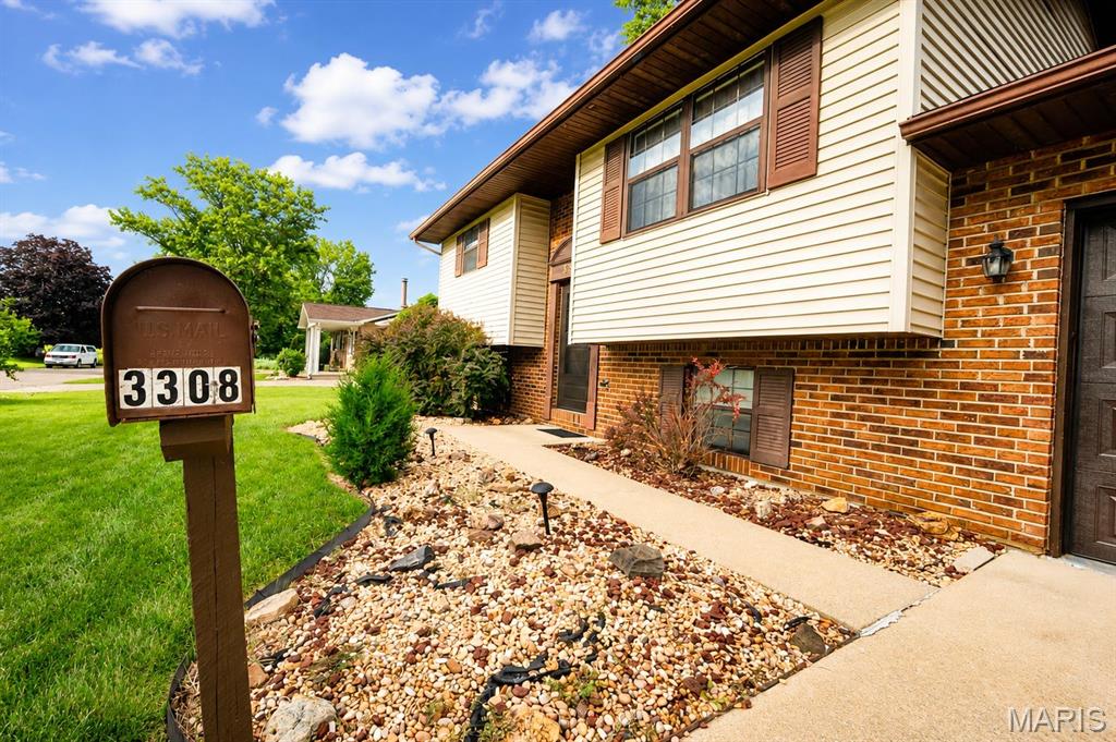 3308 Bluebird Lane