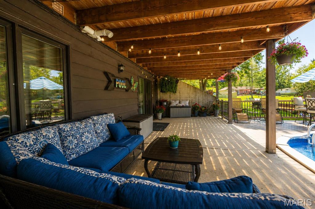 326 Deepwater Circle