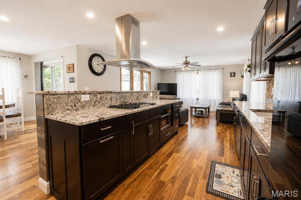 326 Deepwater Circle