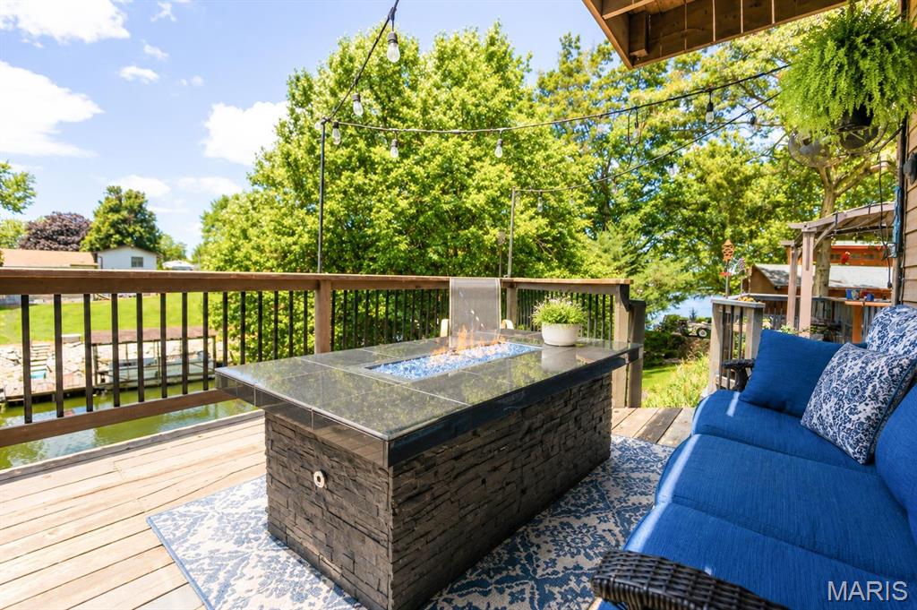 326 Deepwater Circle