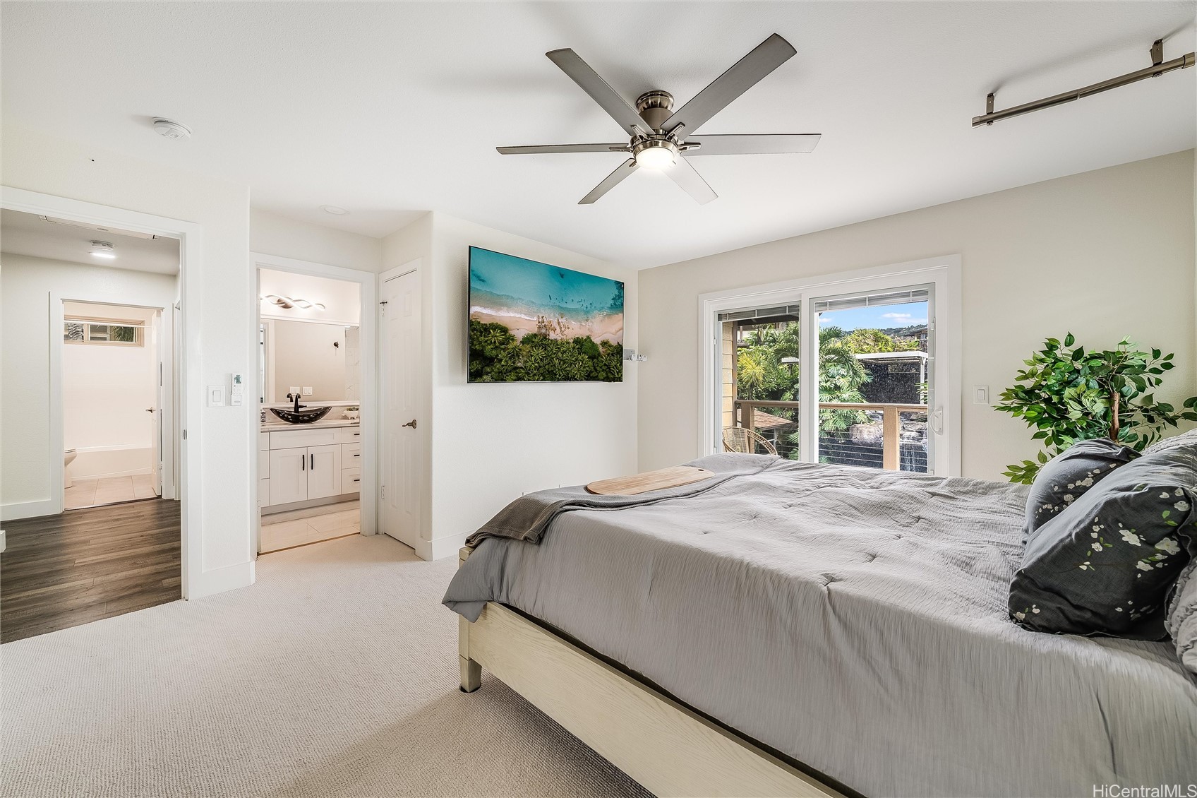 92-1273 Pueonani Street