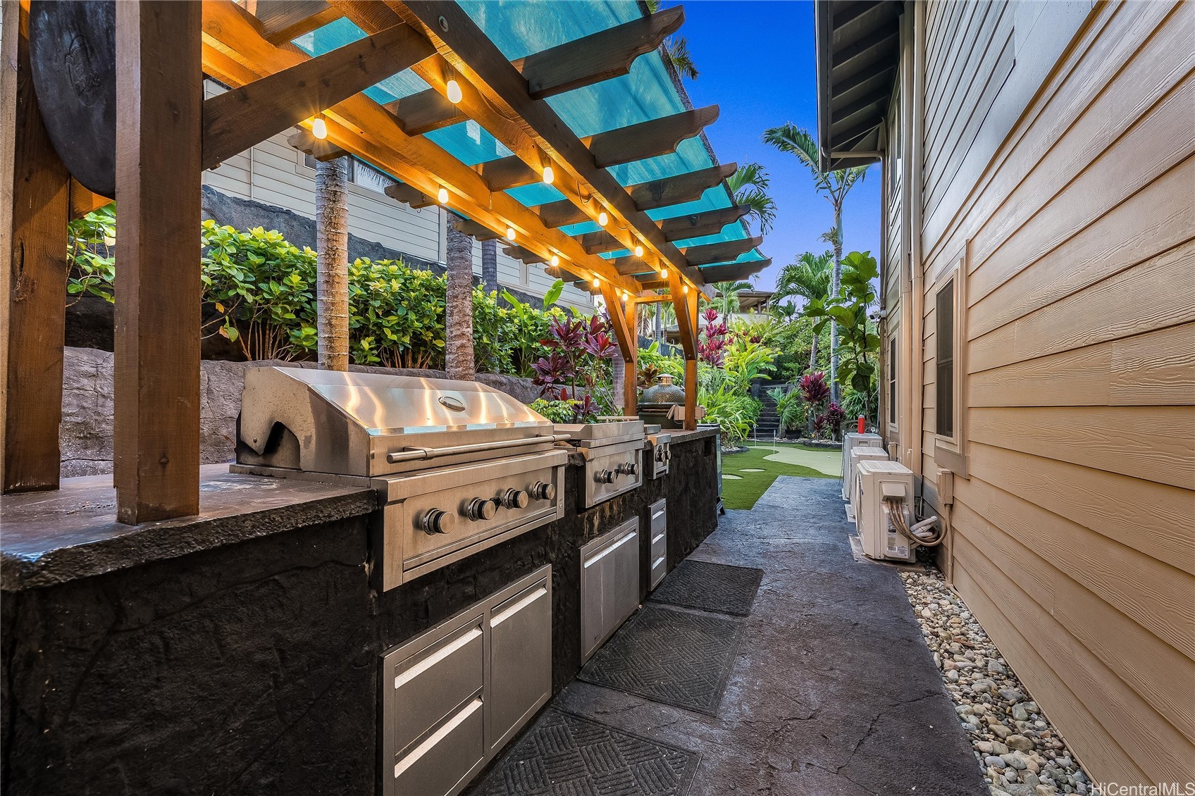 92-1273 Pueonani Street